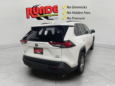 2022 Toyota RAV4 Hybrid XLE