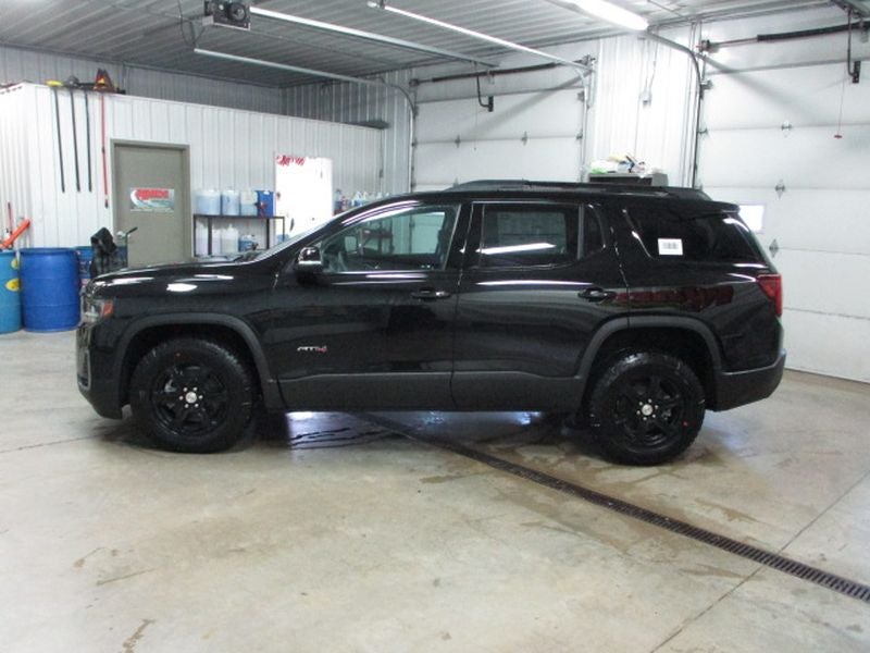 2022 GMC Acadia AT4