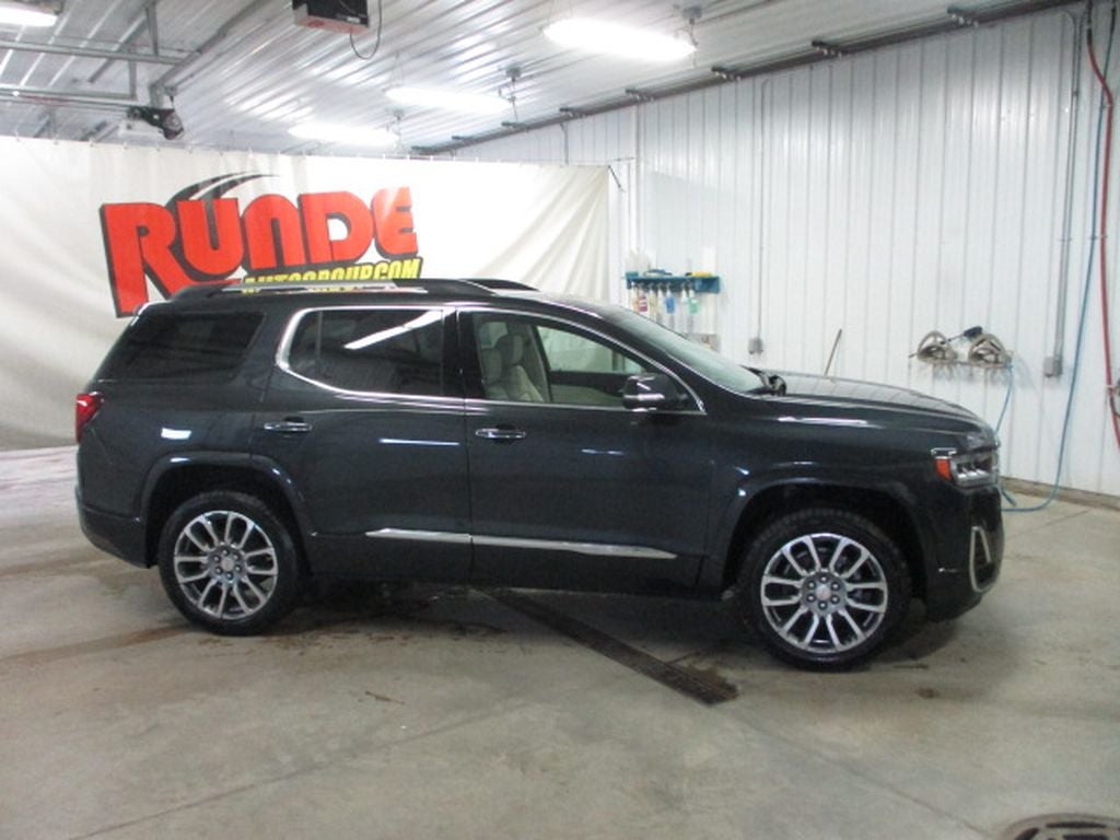 2023 GMC Acadia Denali