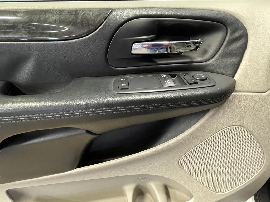 2015 RAM Cargo Tradesman