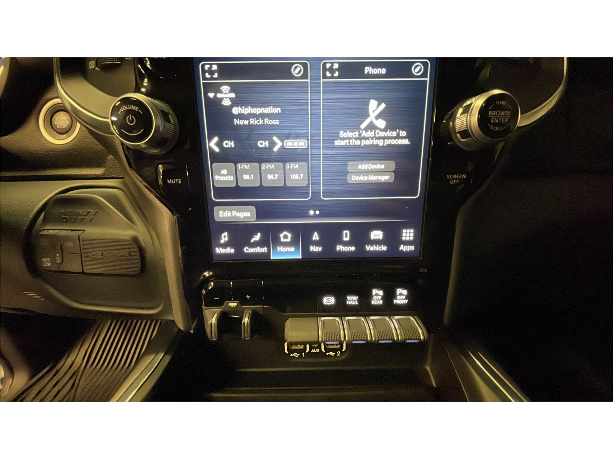 2024 RAM 2500 Laramie Crew Cab 4x4 6'4" Box