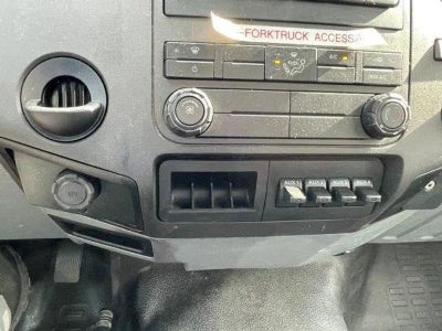 2015 Ford Super Duty F-650 Pro Load XL