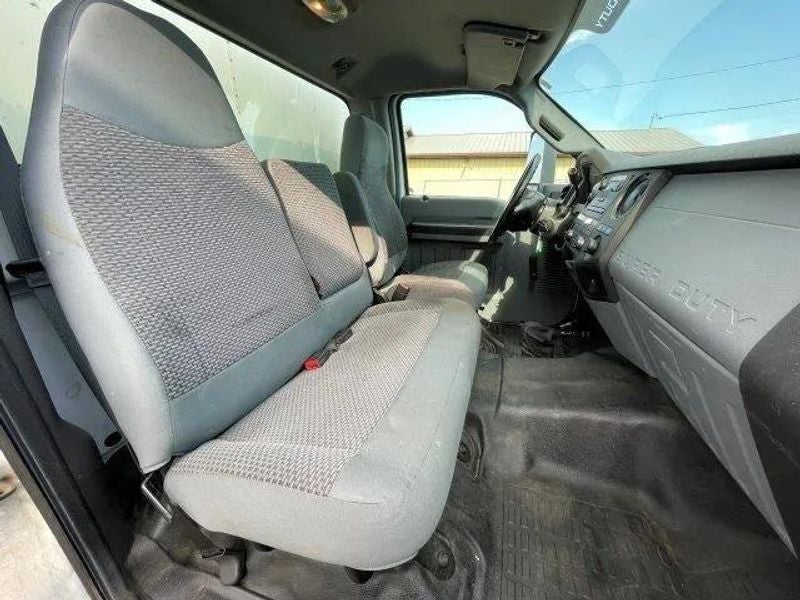 2015 Ford Super Duty F-650 Pro Load XL